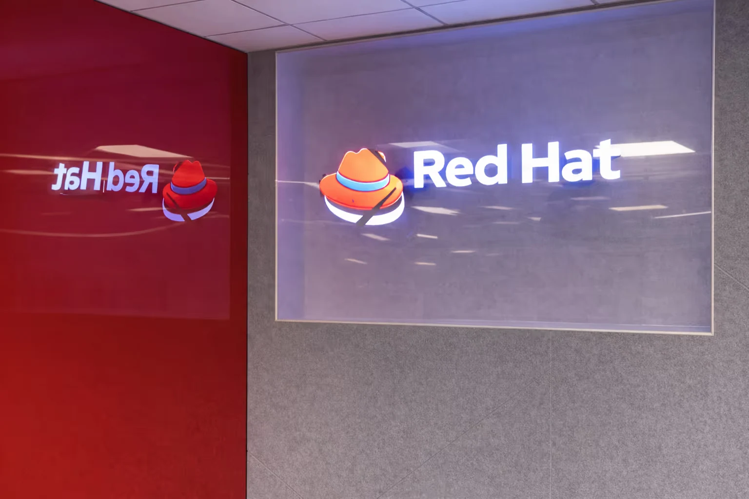 Virtual reality and holographic wall setup at IBM Experience Center Bangalore